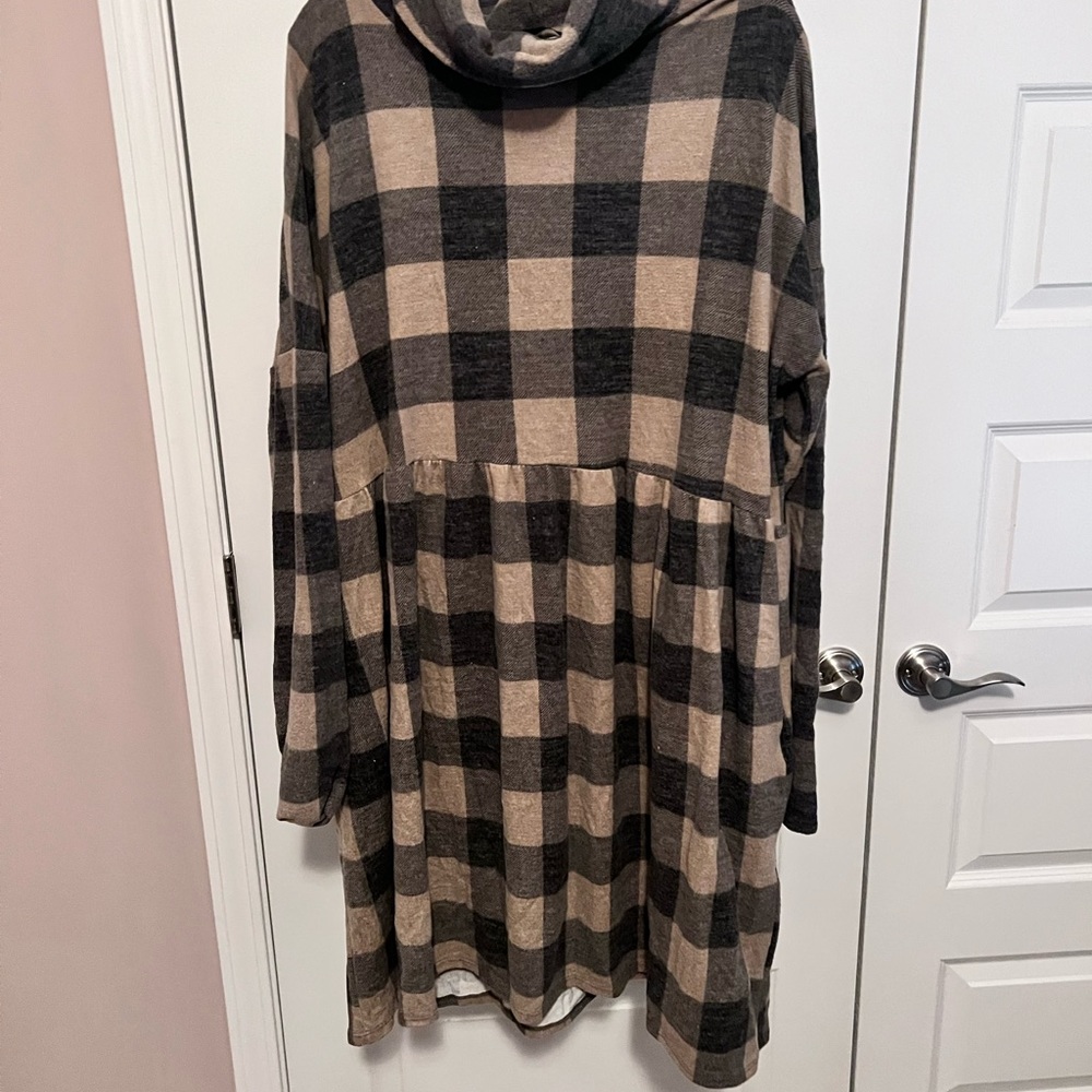 Plaid sweater dress w/ pockets